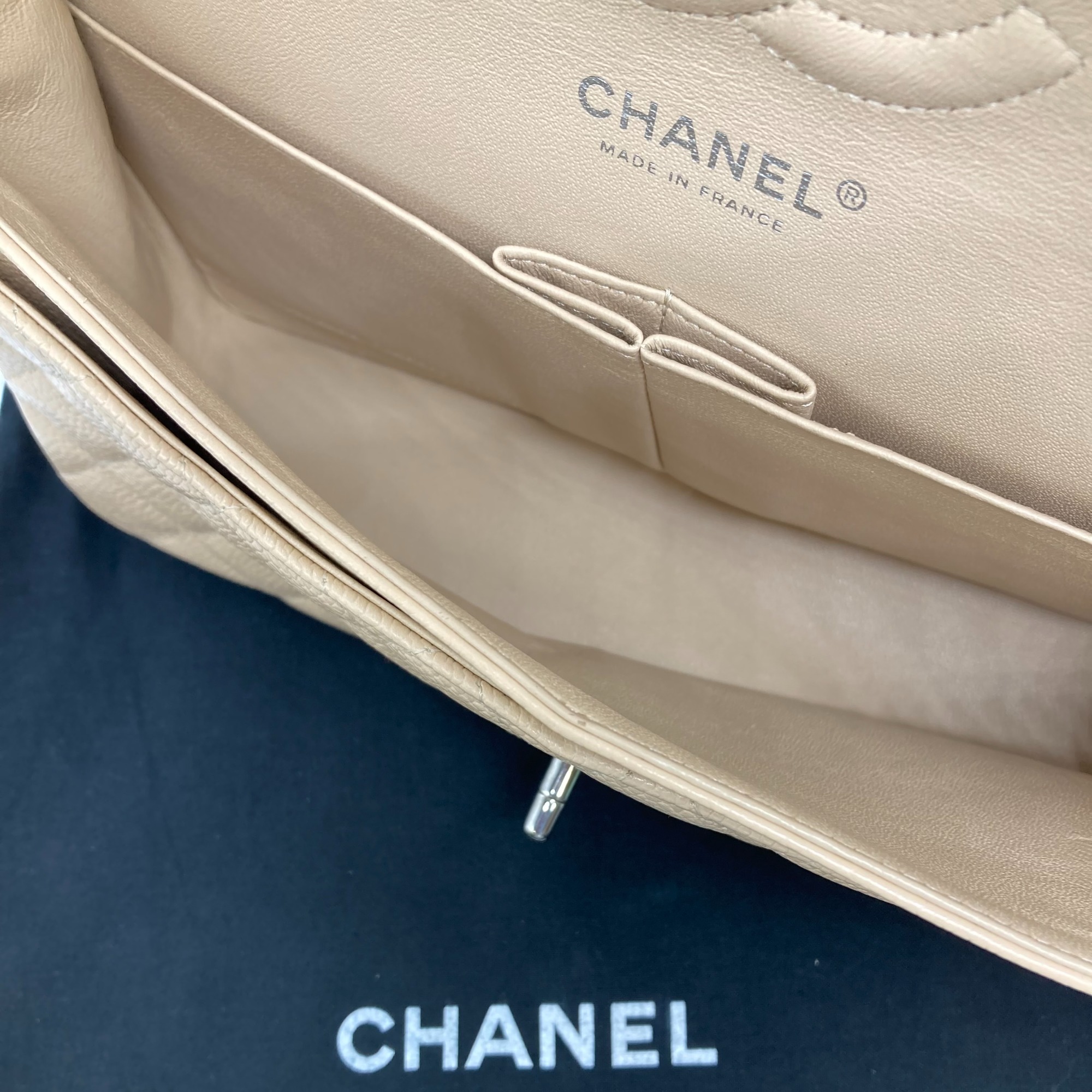 CHANEL/シャネル】よりキャビアスキンダブルフラップチェーン