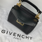 GIVENCHY/ジバンシィ】よりミスティックミニハンドバッグが買取