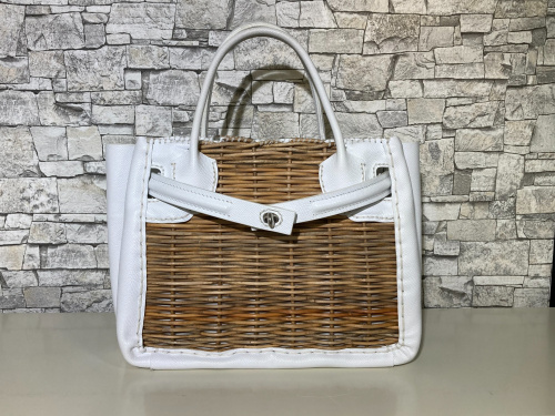 eb.a.gos カゴバッグ eb.a.gos/エバゴス】よりレザー切替カゴバッグが買取入荷致し