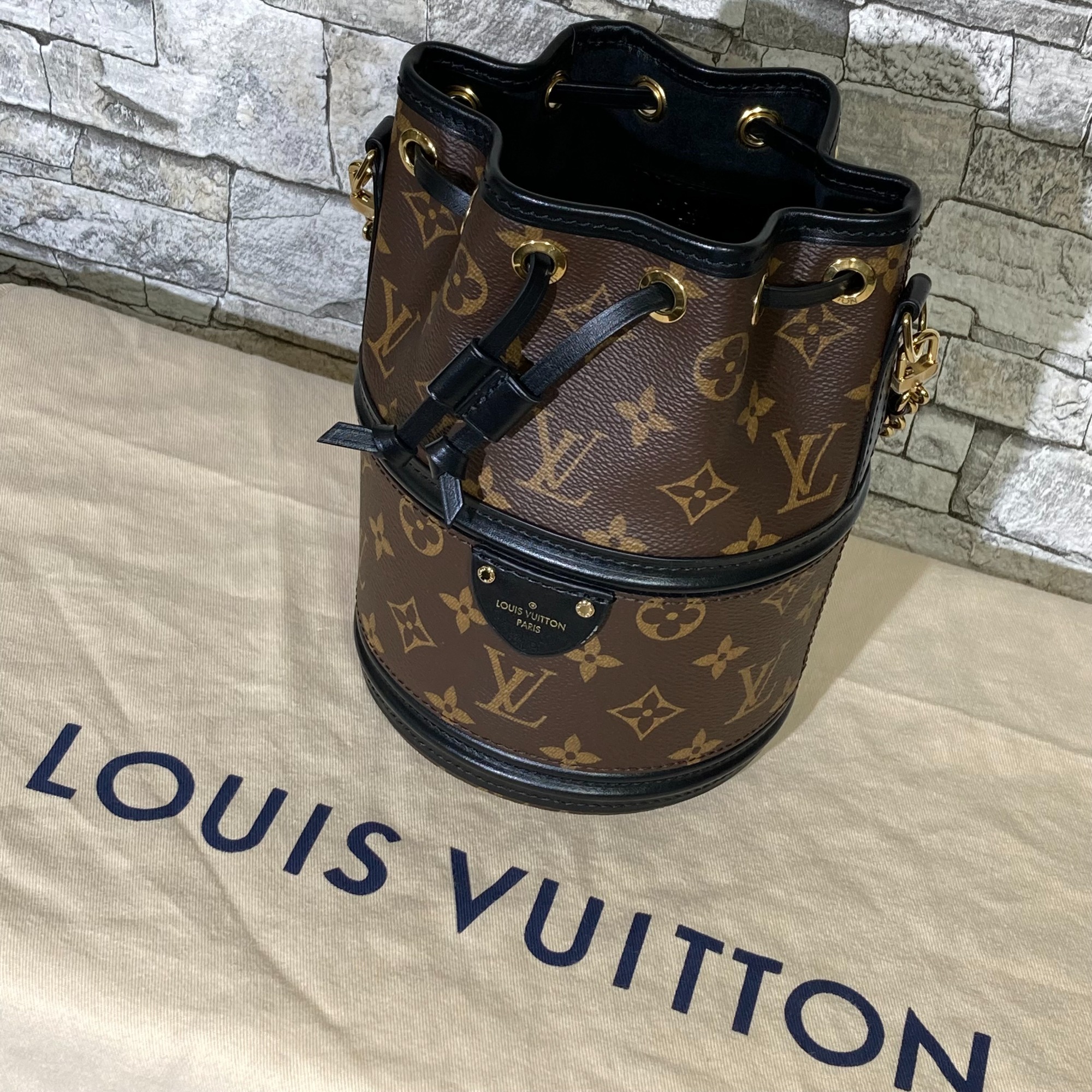 LOUIS VUITTON/ルイヴィトン】よりカノエ モノグラム ショルダーバッグ