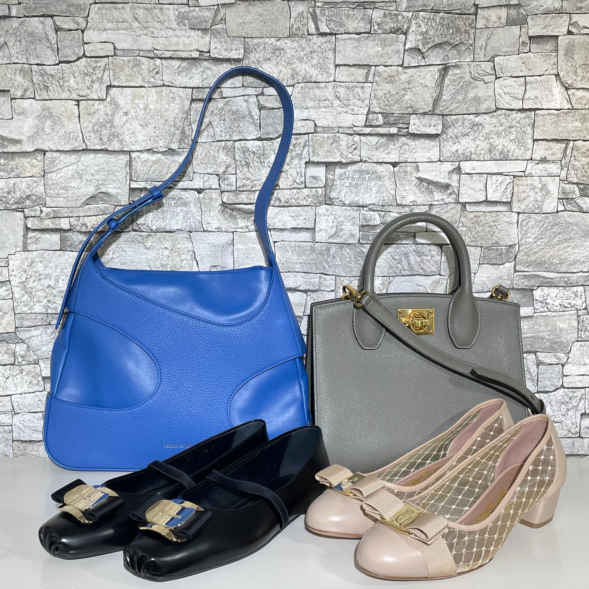 Salvatore Ferragamo フェラガモ
シルク100% スカーフ Salvatore Ferragamo (サルバトーレフェラガモ) ガンチーニ