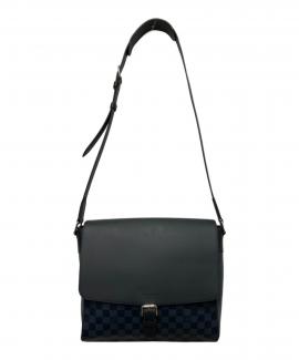 「ラグジュアリーブランドのLOUIS VUITTON 」