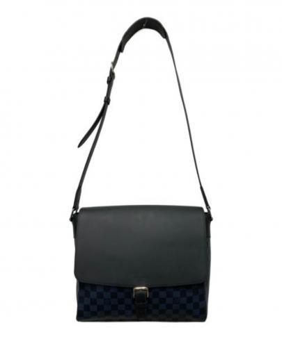 「ラグジュアリーブランドのLOUIS VUITTON 」