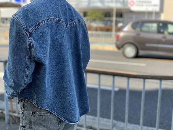 BALENCIAGA／バレンシアガ】他には無いシルエットのデニム