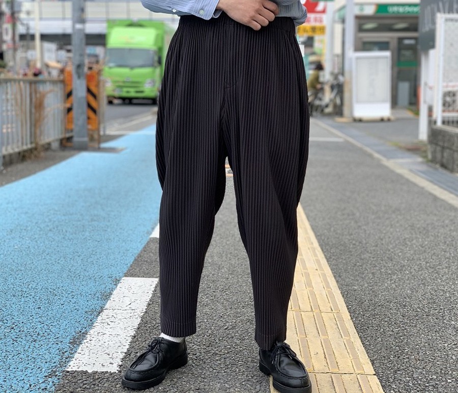 HOMME PLISSÉ ISSEY MIYAKE パンツパンツ - スラックス