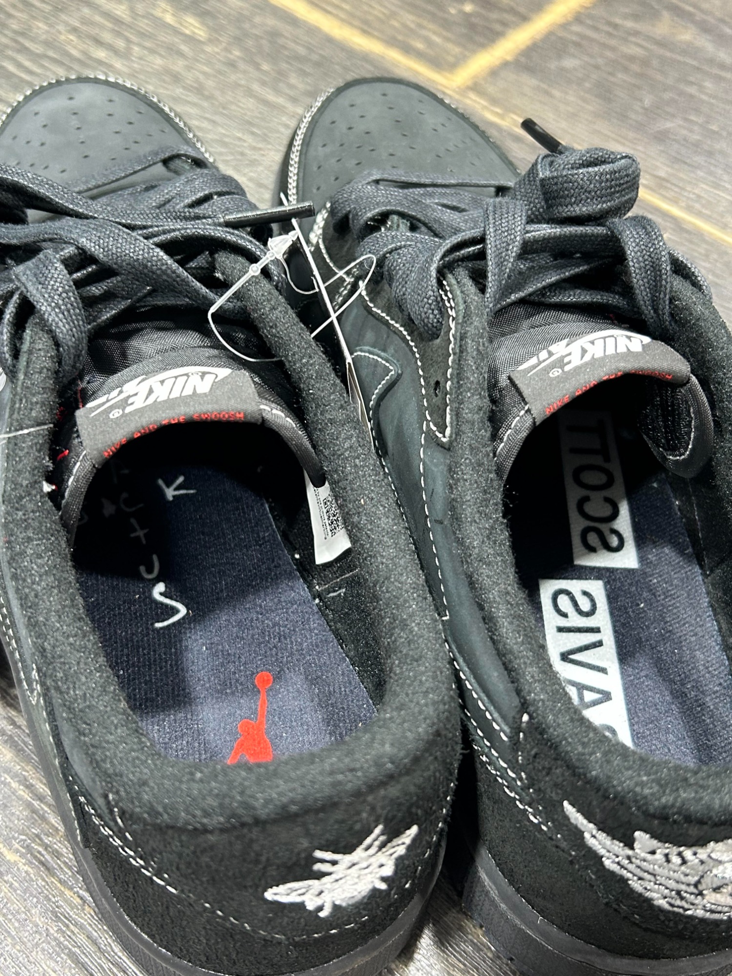 豪華”な一足 Travis Scott × Nike Air Jordan 1 Low OG SP