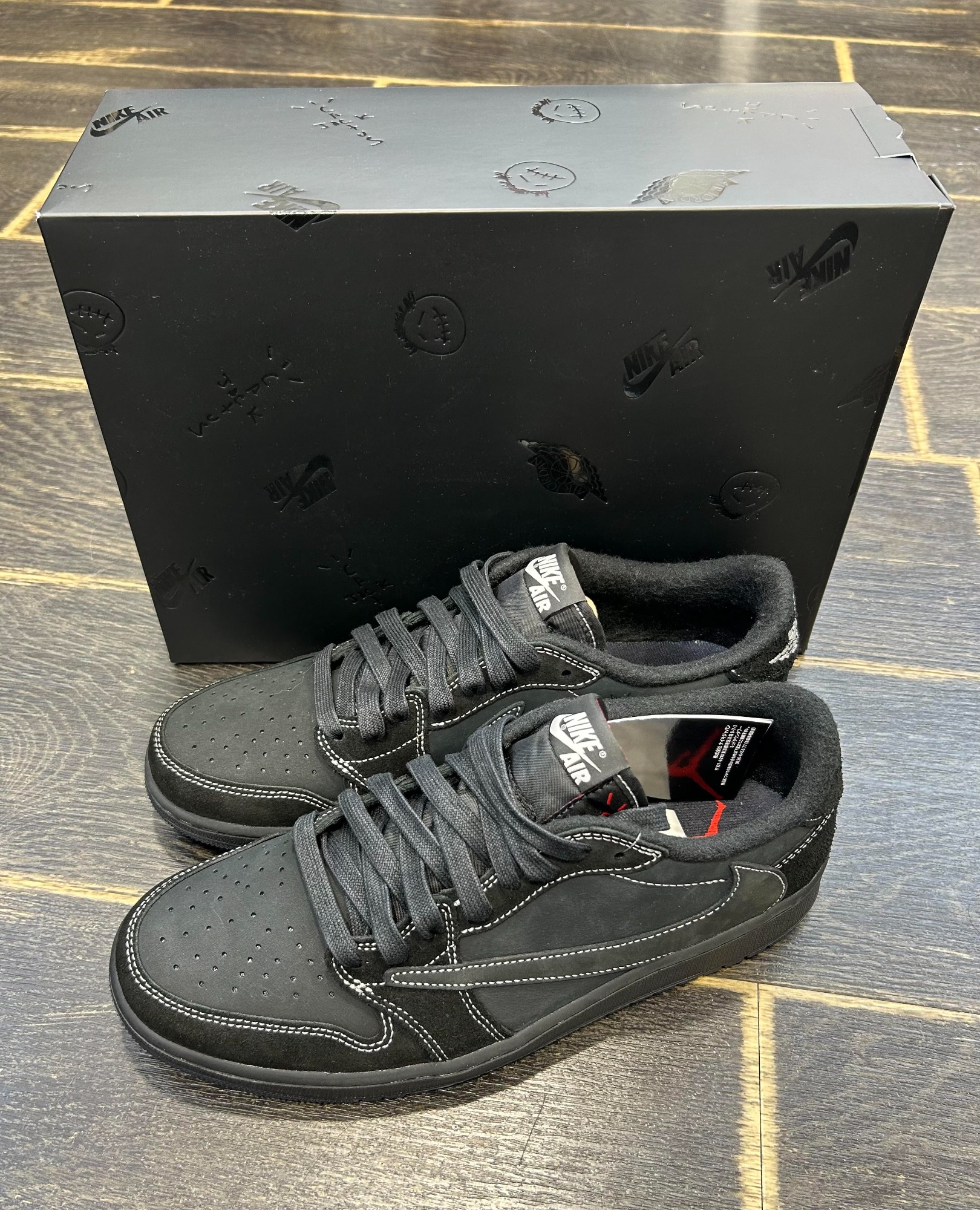 豪華”な一足 Travis Scott × Nike Air Jordan 1 Low OG SP
