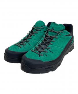 「スニーカーのSALOMON 」