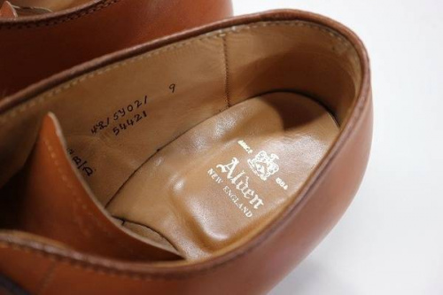 ドレスシューズの革靴