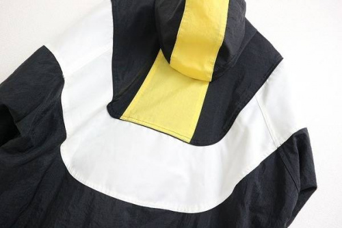 関西のナイロンジャケット