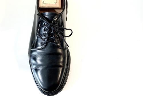 プレーントゥのカーフレザー