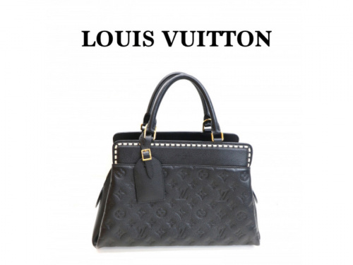 ラグジュアリーブランドのLOUIS　VUITTON
