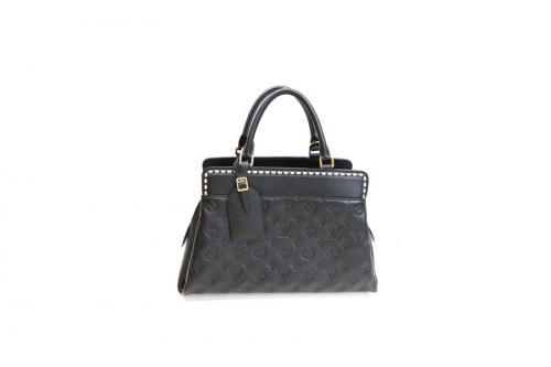 LOUIS　VUITTONのルイヴィトン