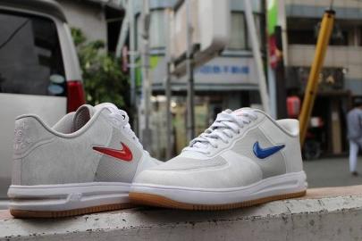 「NIKEのCLOT 」