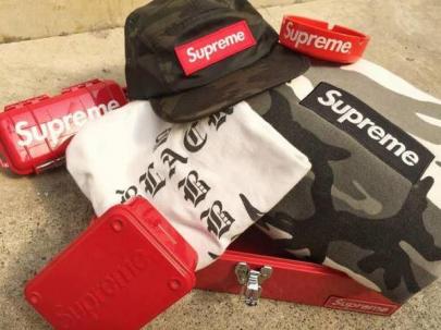 「シュプリームのSUPREME 」