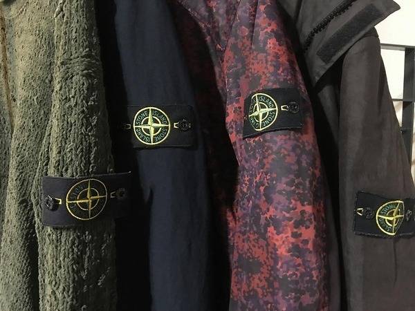 Stone Island ストーンアイランド インフォーマルウェアの金字塔ストーンアイランドのご紹介です 18 08 27発行 Stone Island ストーンアイランド インフォーマルウェアの金字塔ストーンアイランドのご紹介です 18 08 27発行