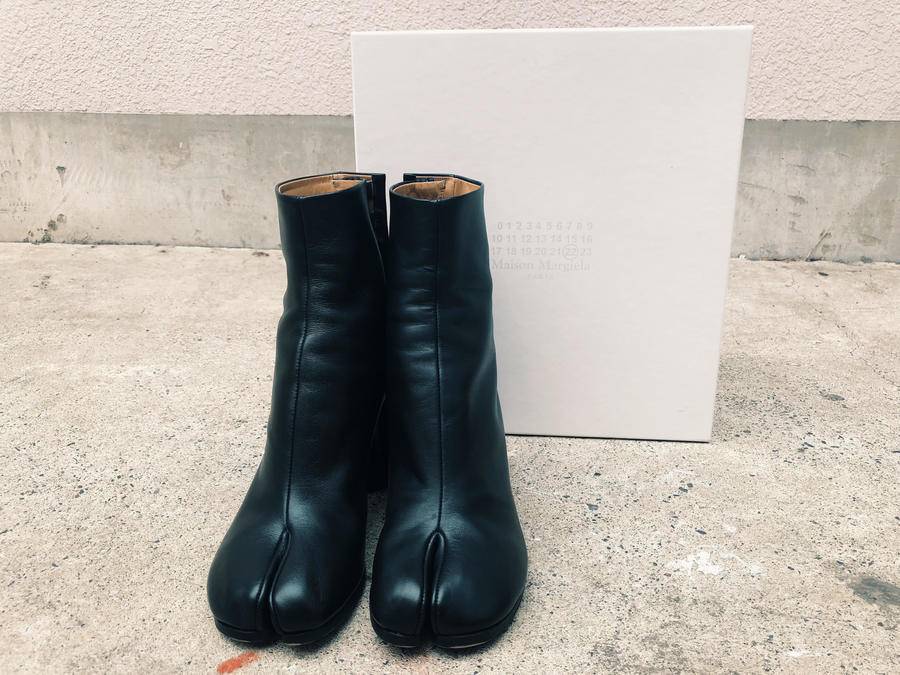 Maison Margiela》マルジェラよりチャンキーヒールがモードな大人気の