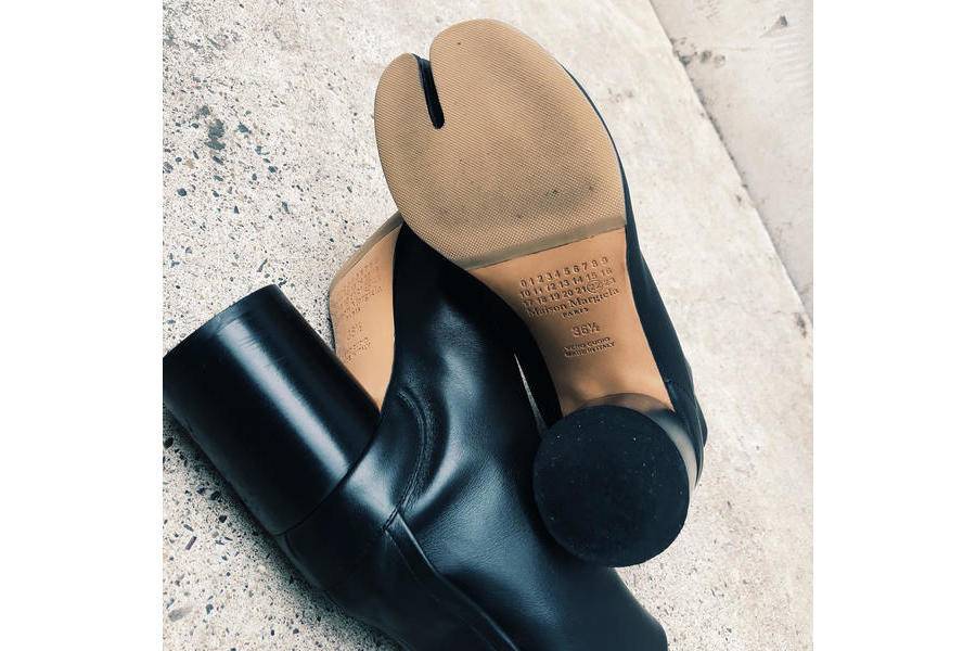 Maison Margiela》マルジェラよりチャンキーヒールがモードな大人気の