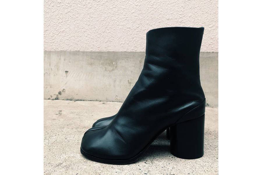 Maison Margiela》マルジェラよりチャンキーヒールがモードな大人気の