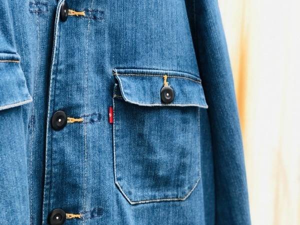 LEVI'S RED/リーバースレッド》よりショップコートが買取入荷中