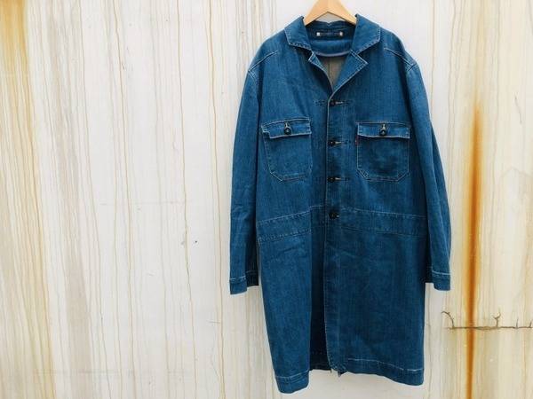 LEVI'S RED/リーバースレッド》よりショップコートが買取入荷中