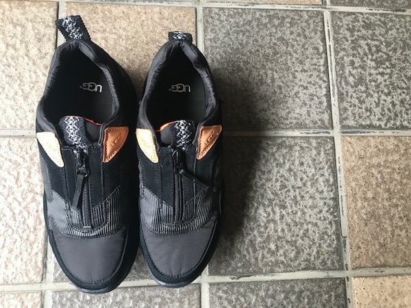 UGG/アグより805 X MLT、ダットスニーカーが買取入荷致しました 