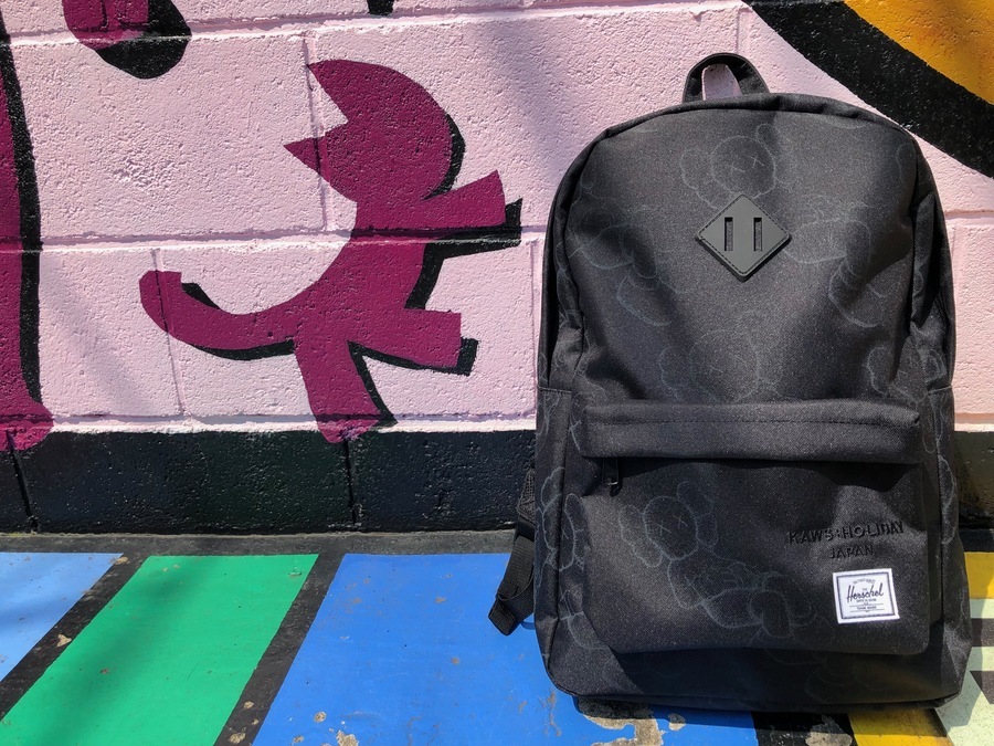 Herschel supply x kaws バックパックおまけ付(非売品)