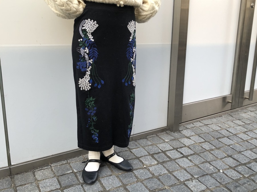 Mame Kurogouchi⁄マメ クロゴウチ日本が誇るパリコレブランド''mame''よりスカートのご紹介です。[2020.12.18発行]