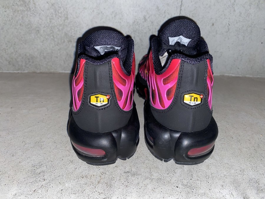 人気コラボ【SUPREME×NIKE/シュプリーム×ナイキ】よりAIR MAX PLUS TN  