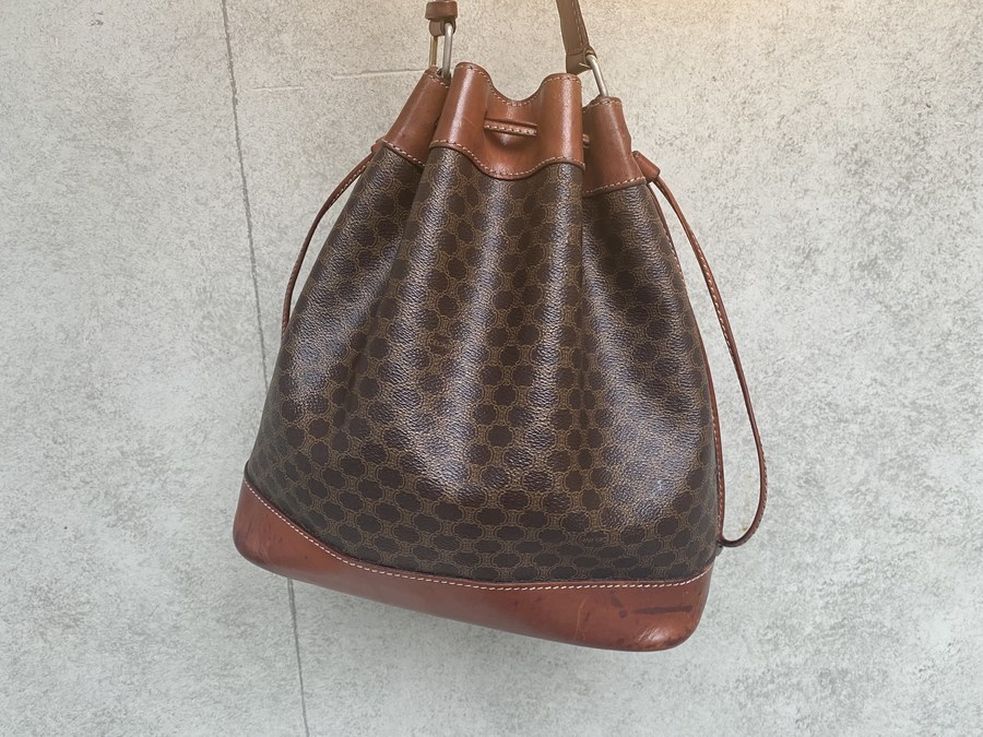 CELINE/セリーヌ】より定番のマカダム柄巾着ショルダーバッグ買取入荷 