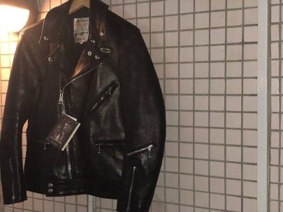 「Lewis leathers　のルイスレザー 」