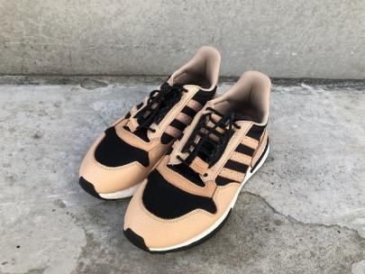 「コラボ・別注アイテムのadidas×HenderScheme 」