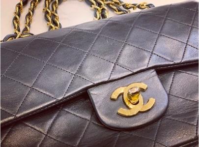 「インポートブランドのVINTAGE CHANEL 」