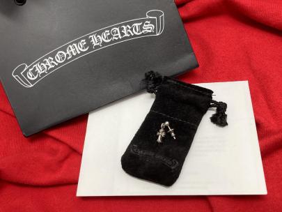 「ラグジュアリーブランドのCHROME HEARTS 」