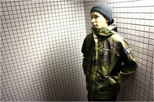 メンズのトップス