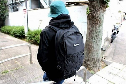 SUPREMEのシュプリーム