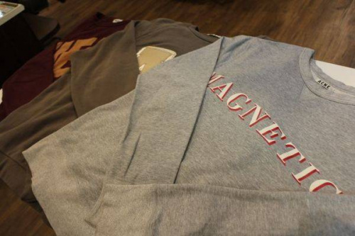 レディースのAcne