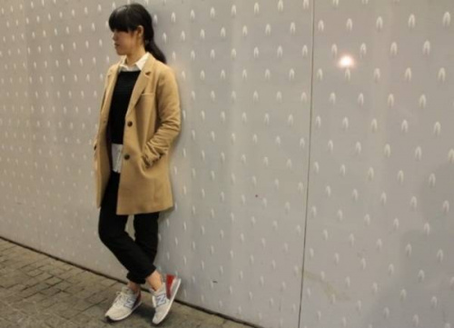 レディースのチェスターコート