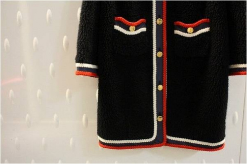 ノーカラーコートのアウター