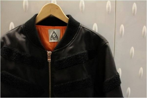 ユニセックスのUNIF