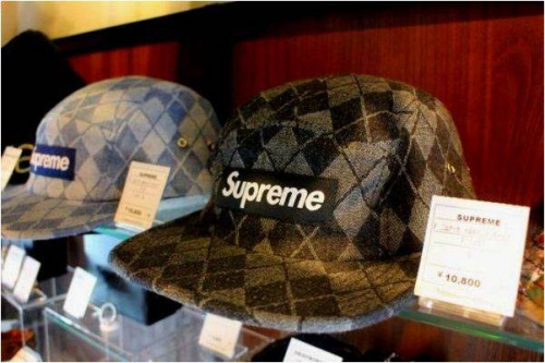 シュプのSUPREME