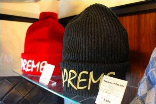 SUPREMEのストリート