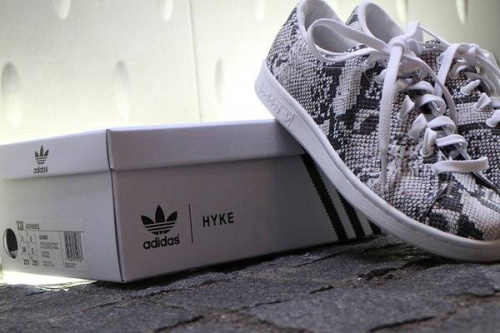 adidasのスタンスミス