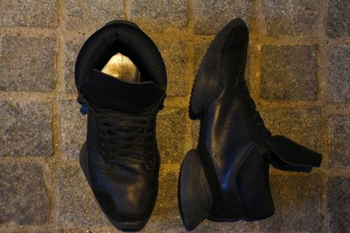 アディダスのリックオーウエンス