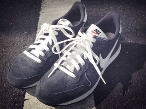 インターナショナリストのスニーカー