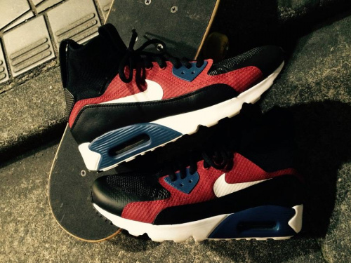 スニーカーの下北沢