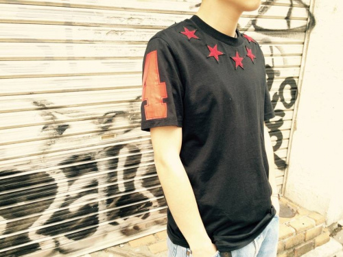 ジバンシィのＴシャツ