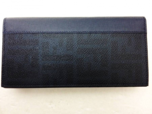 長財布のFENDI