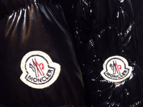 モンクレールのカナダグース