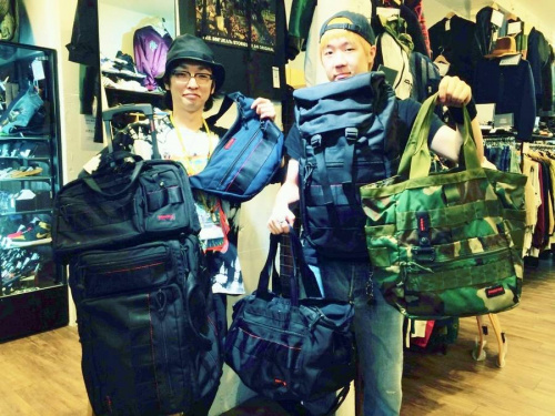 ブリーフィングのトゥミ